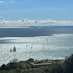 Il Mare Blu Daire Lerici